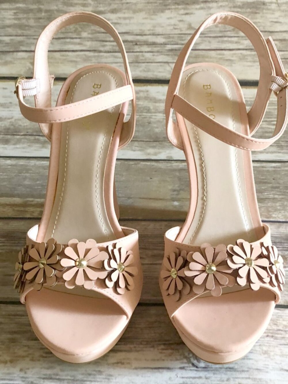 Retro ModCloth (Bamboo) Peach Wedge Sandals Size 9